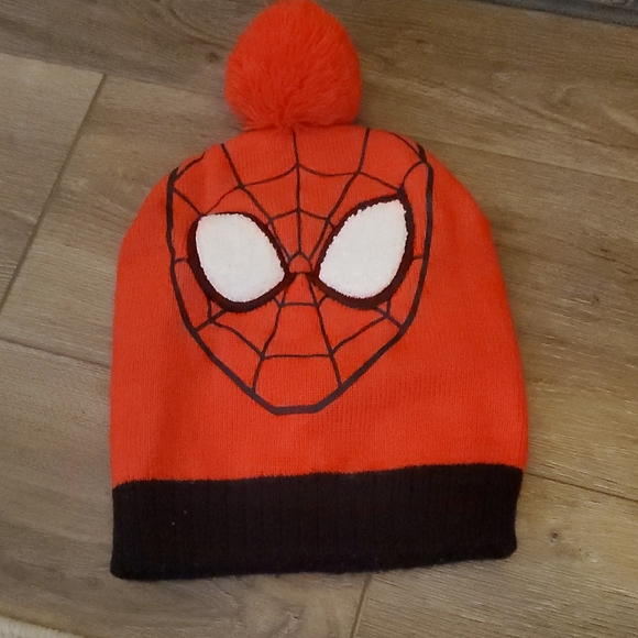 Marvel Red and Black Superhero Kids Beanie - Picture 1 of 3